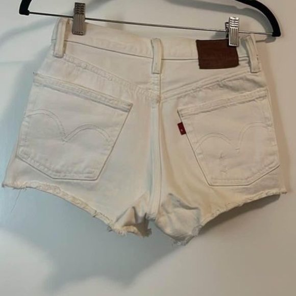 Levi’s White 501 Shorts - Size 24 - Picture 2 of 2